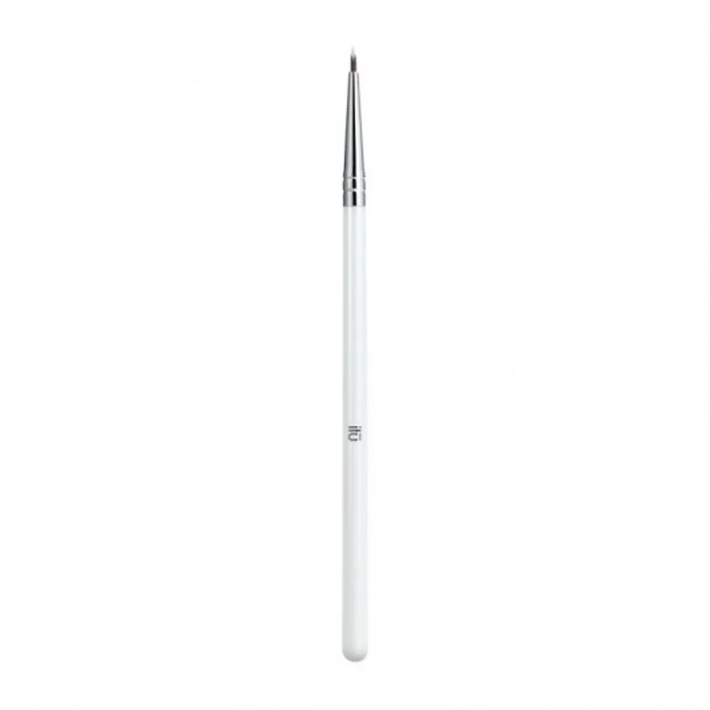 ILŪ Fine Eyeliner Brush 517