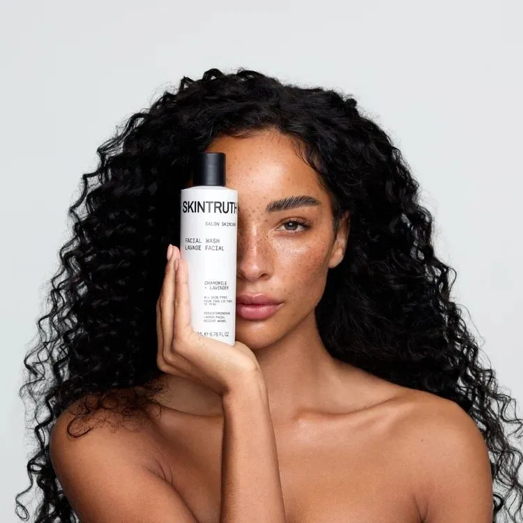 Skintruth Facial Wash (200mL)