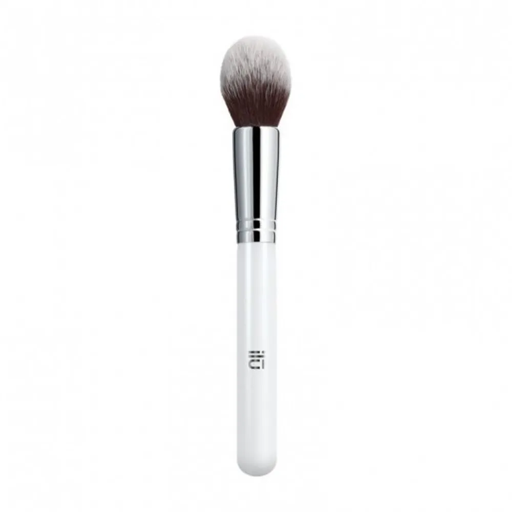 ILŪ Tapered Powder Brush 205