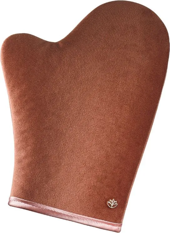 Cocosolis Premium Self-Tanning Mitt Application