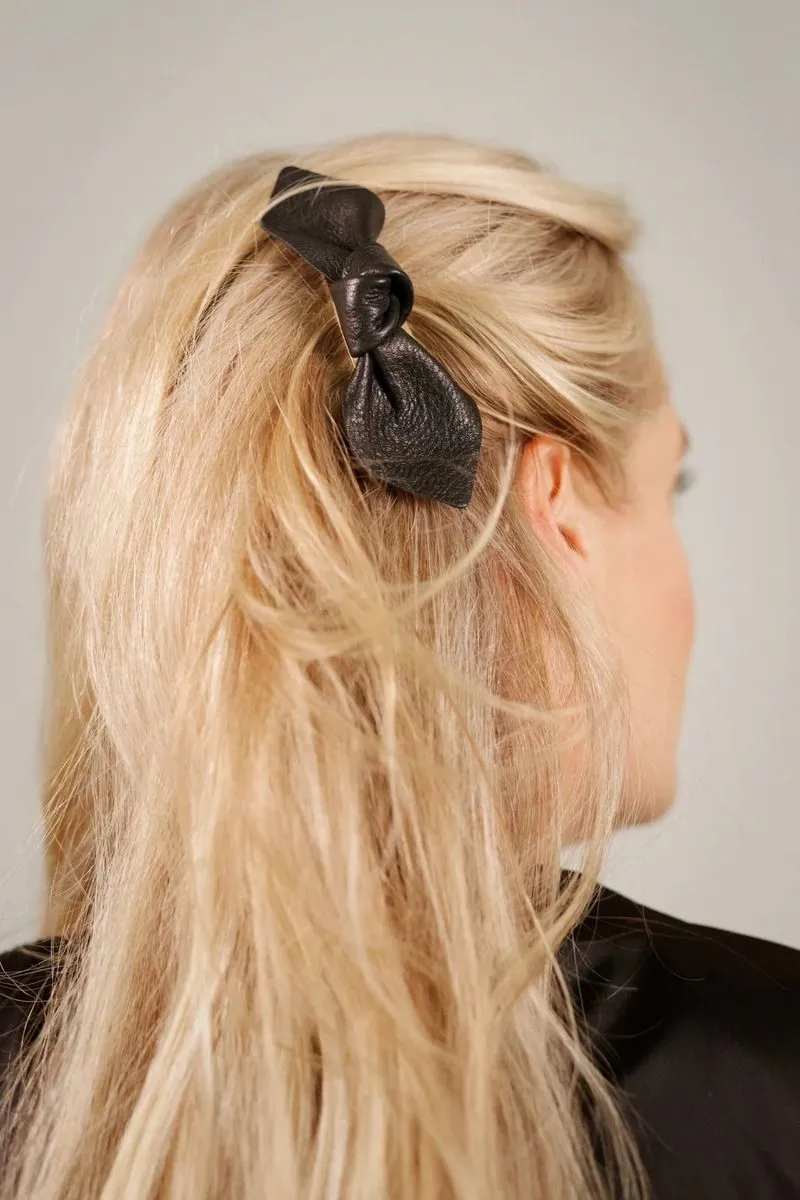 Corinne Leather Bow Big On Hair Clip Camel