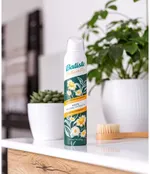 Batiste Naturally Light Scent Green Tea & Chamomile Dry Shampoo (200mL)